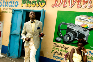 Illustration for article titled Gentlemen Of Bacongo: The Dandies Of Sub-Saharan Africa